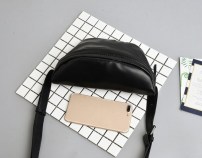 Женская однотонная бананка сумочка фото