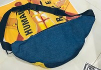 Разноцветная ретро сумка бананка на плече фото