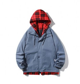 Молодежная куртка плащевка с капюшоном в клетку - мужская фото