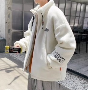 Теплая плюшевая куртка с воротником стойка на резинках фото