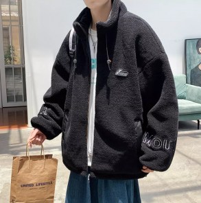 Теплая плюшевая куртка с воротником стойка на резинках фото