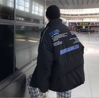 Дутая куртка оверсайз теплая с надписью на спине фото