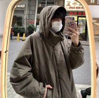 Зимние мужское пальто со съемным капюшоном и большыми карманами фото