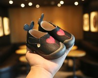 Туфельки для малышей с сердечком фото