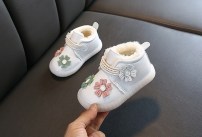 Ботиночки детские с цветочками + мех фото