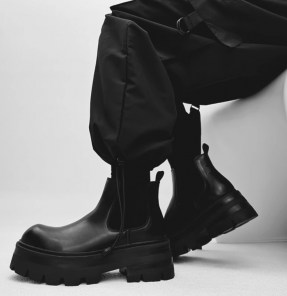 Короткие мужские ботинки челси на грубой тракторной подошве фото