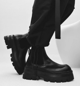 Короткие мужские ботинки челси на грубой тракторной подошве фото