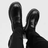 Мужские черные туфли лоферы на высокой подошве фото