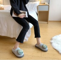 Женские плюшевые тапочки сабо с объемными фруктами фото