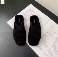 Женские пушистые домашние тапочки с переплетом фото