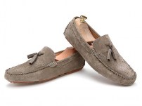 Модные замшевые мужские мокасины фото