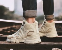 Удобные высокие мужские кроссовки ботинки - осенние фото