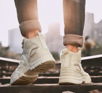 Удобные высокие мужские кроссовки ботинки - осенние фото