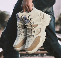Удобные высокие мужские кроссовки ботинки - осенние фото