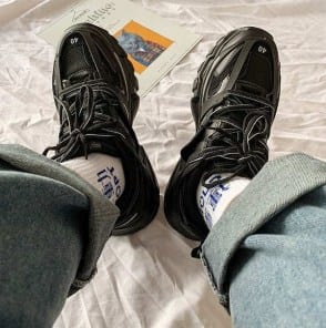 Яркие ретро кроссовки повседневные - парные фото