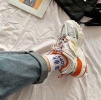 Яркие ретро кроссовки повседневные - парные фото