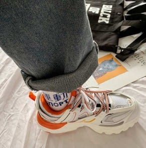 Яркие ретро кроссовки повседневные - парные фото