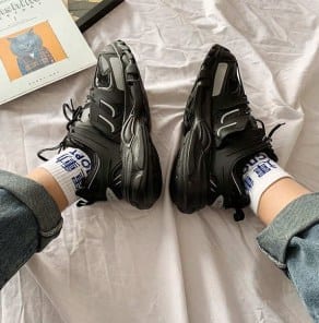 Яркие ретро кроссовки повседневные - парные фото