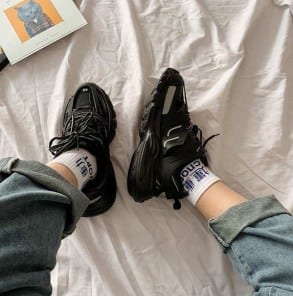 Яркие ретро кроссовки повседневные - парные фото