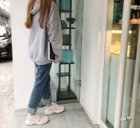 Женские белые кроссовки под кожу с биркой фото