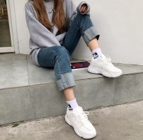 Женские белые кроссовки под кожу с биркой фото