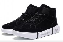 Мужские высокие кроссовки на небольшой белой подошве фото