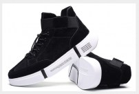 Мужские высокие кроссовки на небольшой белой подошве фото