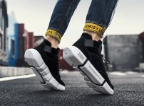 Мужские высокие кроссовки на небольшой белой подошве фото