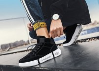 Мужские высокие кроссовки на небольшой белой подошве фото