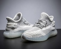 Стильные мужские кроссовки летние с сеткой - изи фото