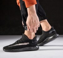 Стильные мужские кроссовки летние с сеткой - изи фото