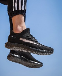 Стильные мужские кроссовки летние с сеткой - изи фото