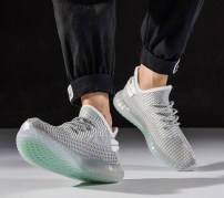 Стильные мужские кроссовки летние с сеткой - изи фото