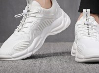 Крутые чисто белые кроссовки на мягкой подошве мужские фото