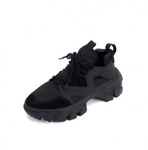 Стильные черные кроссовки женские на грубой подошве