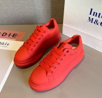 Женские красные кеды на толстой подошве фото