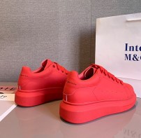 Женские красные кеды на толстой подошве фото