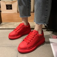 Женские красные кеды на толстой подошве фото