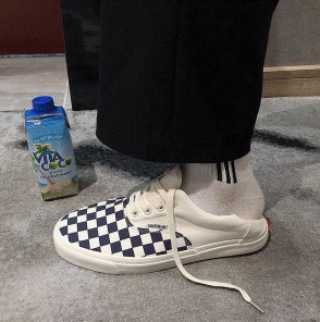 Белые кеды в шахматную клетку фото