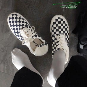 Белые кеды в шахматную клетку фото