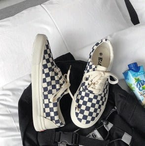 Белые кеды в шахматную клетку фото