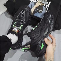 Мужские осенне весенние рельефные кроссовки