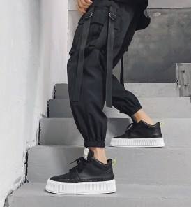 Мужские модные черные кроссовки на ребристой высокой белой подошве фото