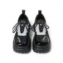 Женские кроссовки с большим квадратным носом на грубой подошве фото