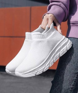 Яркие женские кроссовки носки на необычной подошве фото