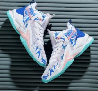  Яркие высокие баскетбольные кроссовки с сеткой и рисунком фото