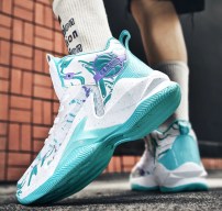  Яркие высокие баскетбольные кроссовки с сеткой и рисунком фото