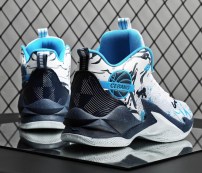  Яркие высокие баскетбольные кроссовки с сеткой и рисунком фото