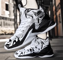  Яркие высокие баскетбольные кроссовки с сеткой и рисунком фото