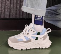 Мужские белые осенние кроссовки с вставками фото